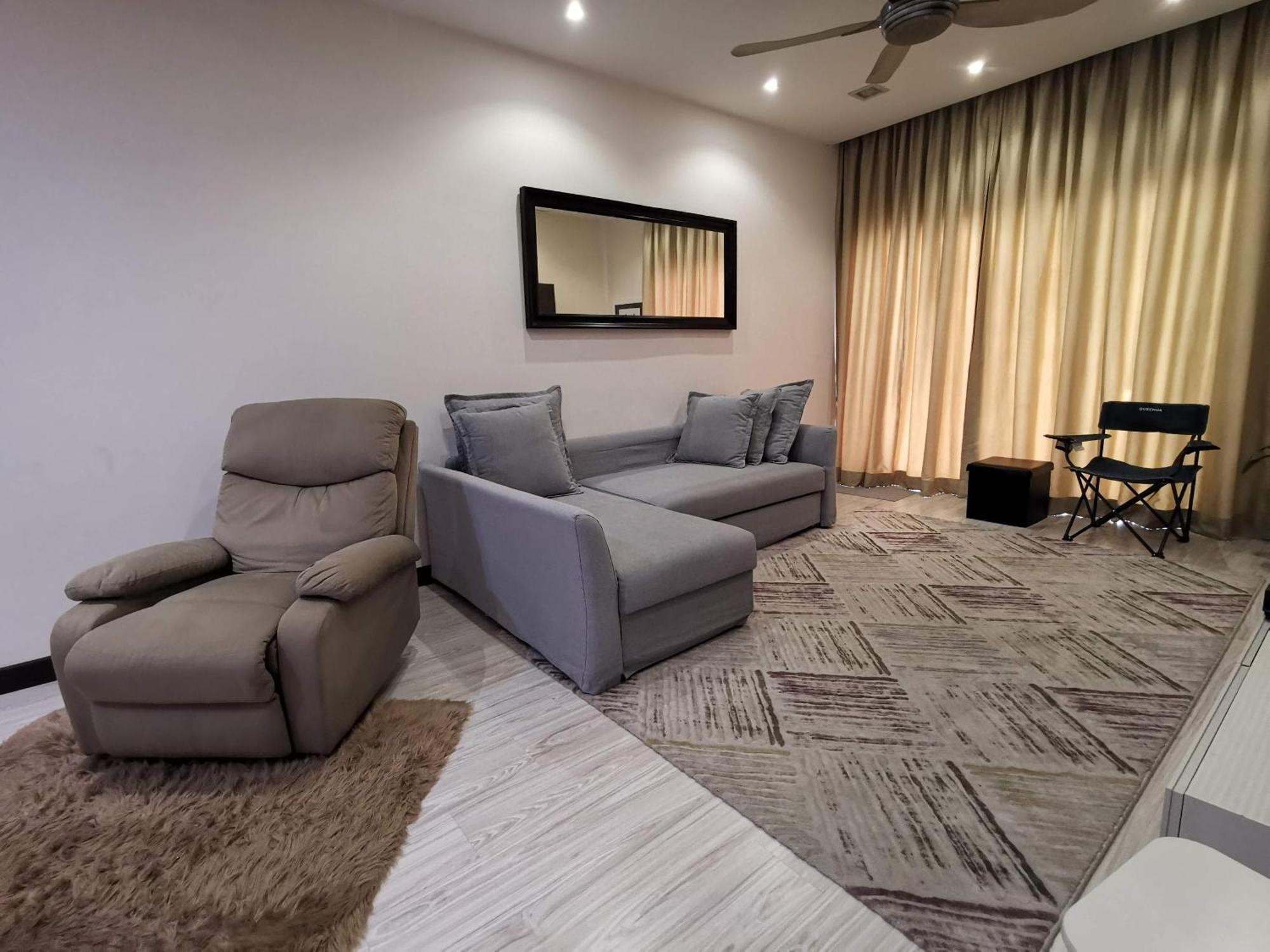 Enarahomes Shah Alam Buitenkant foto